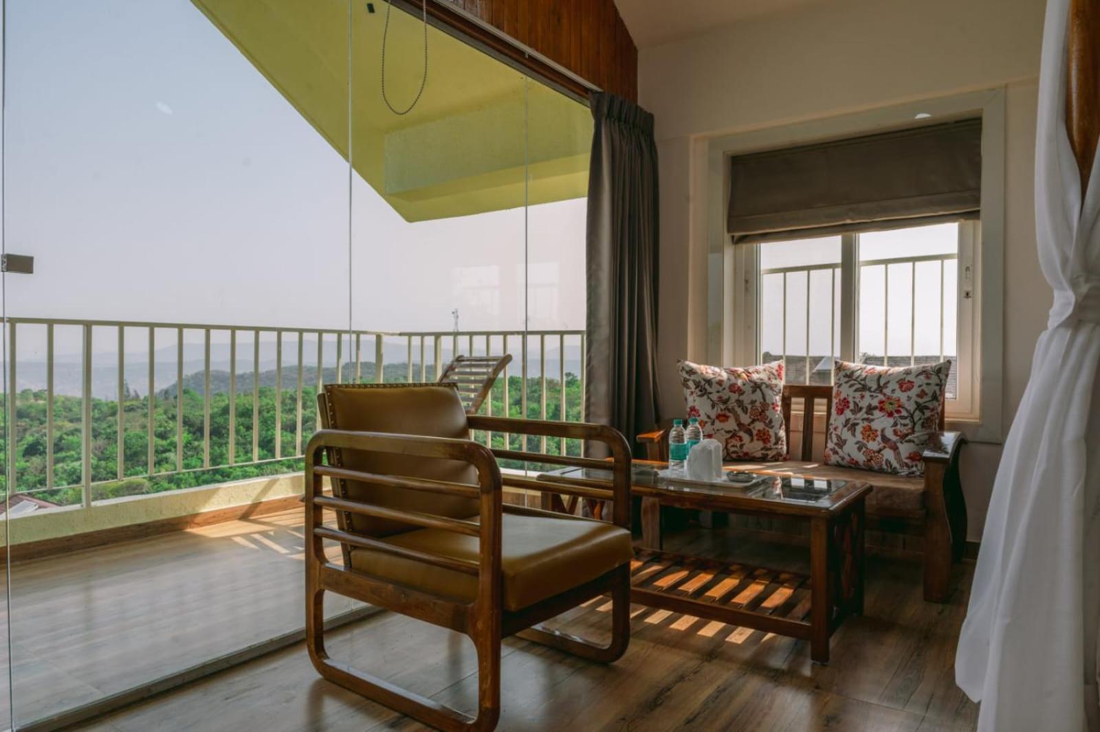 Eshi Resorts And Restaurant - Bhimashankars Jungle Luxury Resort Taleghar Exteriör bild