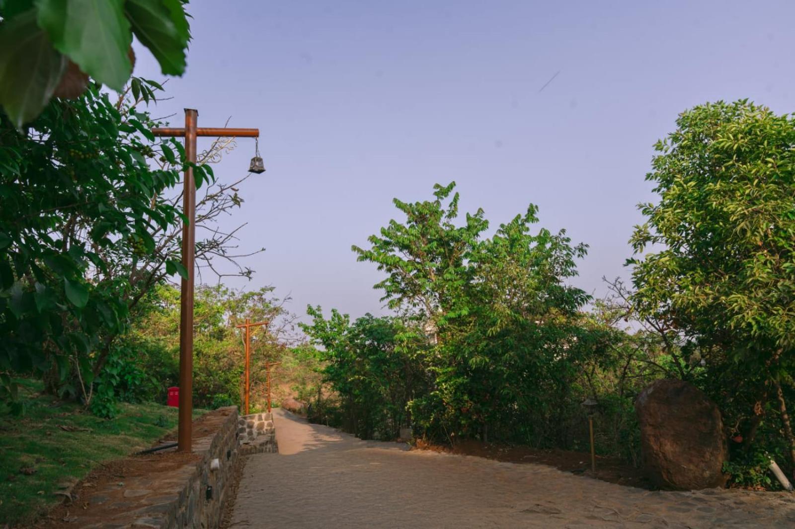 Eshi Resorts And Restaurant - Bhimashankars Jungle Luxury Resort Taleghar Exteriör bild